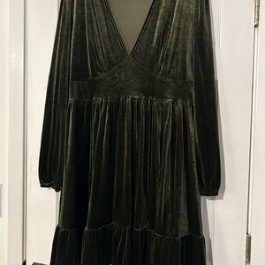 HALARA Deep Green Velvet Long Sleeve Dress